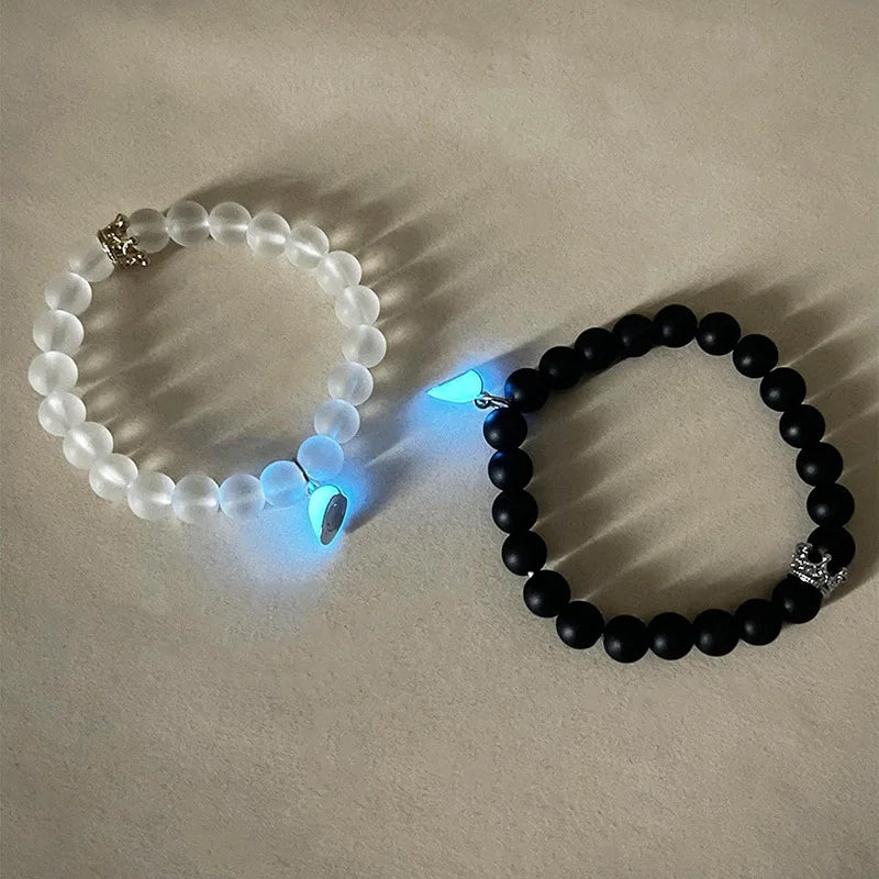 Fashion Jewelry 2pcs Handmade Crown Beaded Charms Bracelet Luminou Heart Glow In The Dark Couple Bracelet For Lovers.